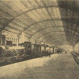 Bild1866 Die Ankunft des 1. Zuges im neuen Hauptbahnhof von Wiesbaden. Hier ein Scan einer alten Zeitung aus den 50gern.