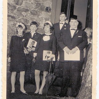 Bild0382 Konfirmanten v.li.: Hannelore Scheidt, Rüdiger Wutschka, Gerlinde Conradi, Otmar Rudolf und Horst Wagner