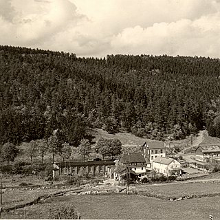 Bild0296 Die Hähnchesmühle (Hänges Mühle) am Ende der Talstrasse im Aartal. Hier das Originalbild mit dem Aussehen seit 1912, nachdem das Gasthaus Leucht gebaut wurde.
