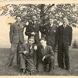 Bild1705 ca 1945: Willi Baldering, Willi Etz, NN, Willi Beck, unten Otto Fink, NN