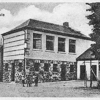 Bild0017 Die alte Schule (Nr. 3) in der Brunnenstrasse 35e (1930-1972). Heute stehen auf diesem Grundstück 5 Bungalows.